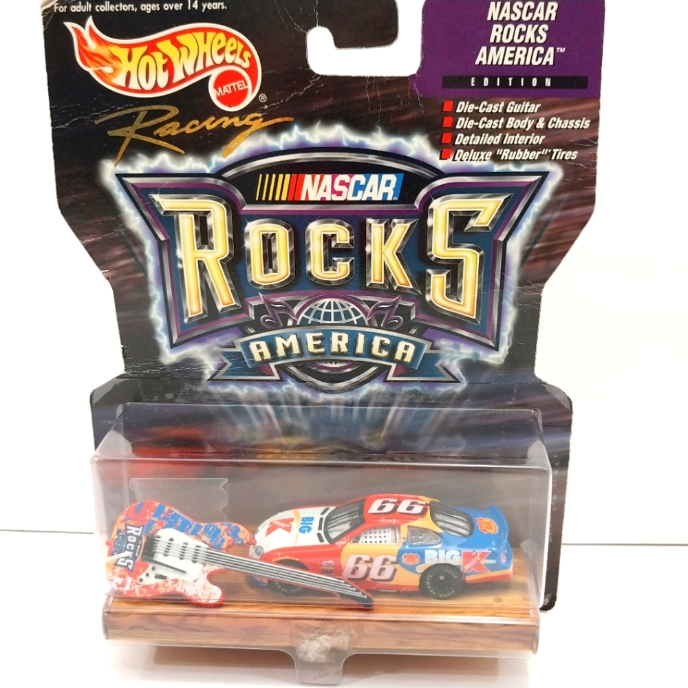Hot Wheels Racing NASCAR Rocks America #66 Darrell Waltrip with Guitar #N014